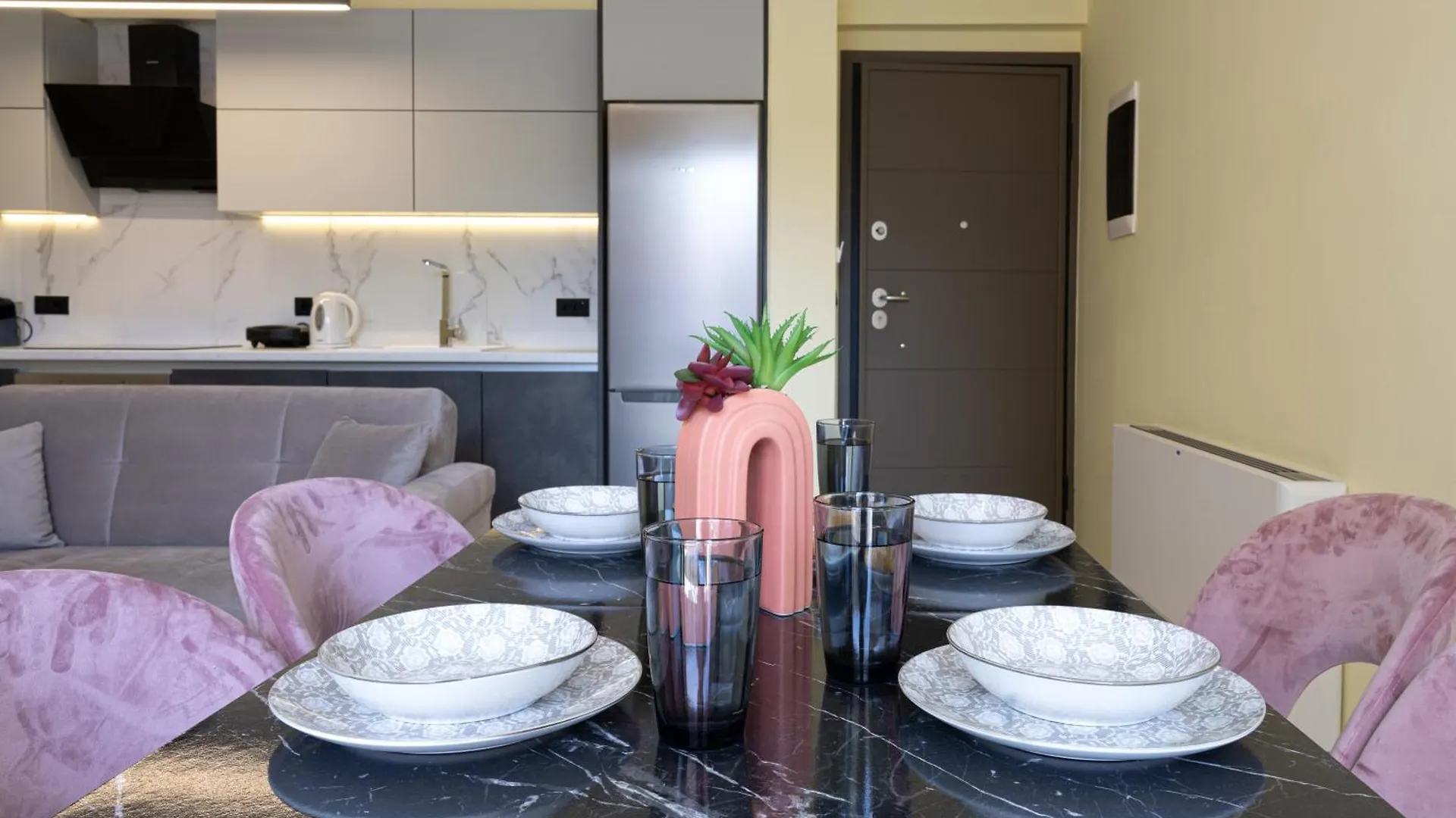 Meraviglia Residence - Ruby Apartment Аргостолион